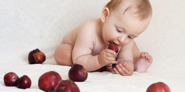 Emotional Eating: Understanding and Overcoming the Connection Between Mood and Food