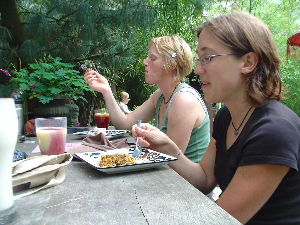 Mindful Nutrition: Eating for Mental Clarity and Emotional Well-being